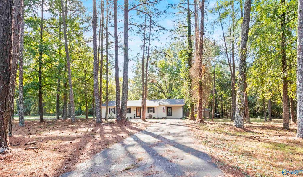 3374 Old Moulton Road, Decatur, AL 35603