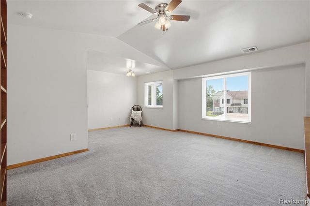 17447 Utica Oaks Lane, Roseville, MI 48066