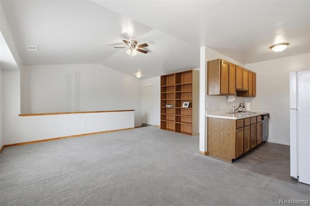 17447 Utica Oaks Lane, Roseville, MI 48066