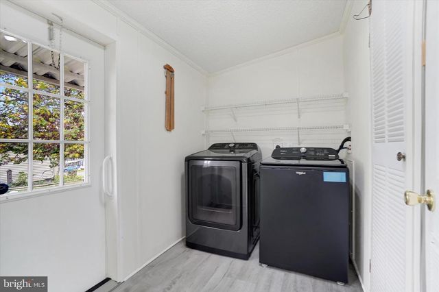 14 SPRUCE LN, Manchester, PA 17345