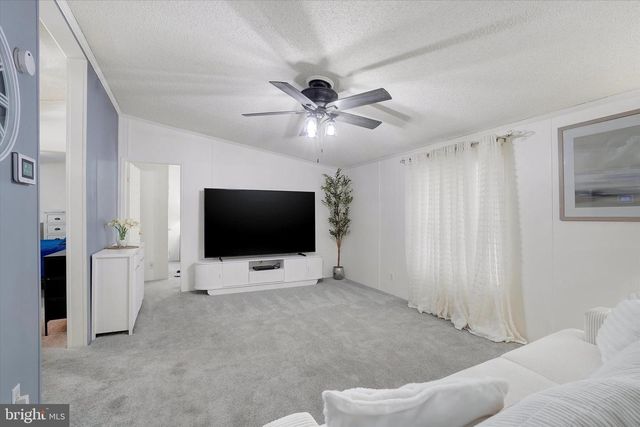 14 SPRUCE LN, Manchester, PA 17345