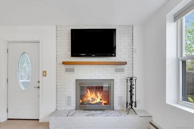 100 E 7th Street, Deer Park, NY 11729