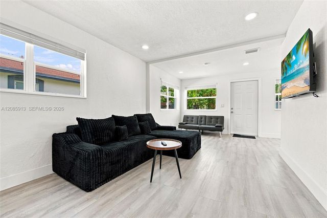 7026 NW 21st Avenue, Miami, FL 33147