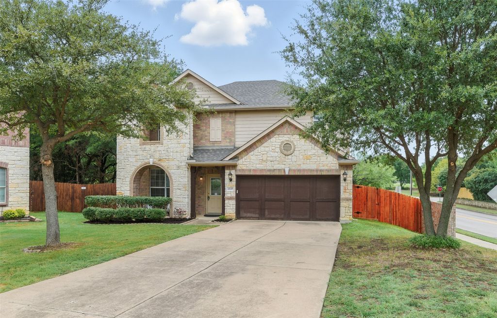 2537 Creek Villas Drive, Bedford, TX 76022
