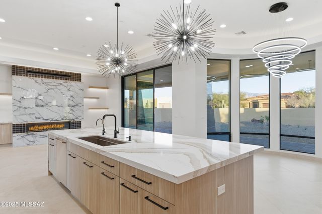 11961 N Mesquite Sunset Place, Oro Valley, AZ 85742