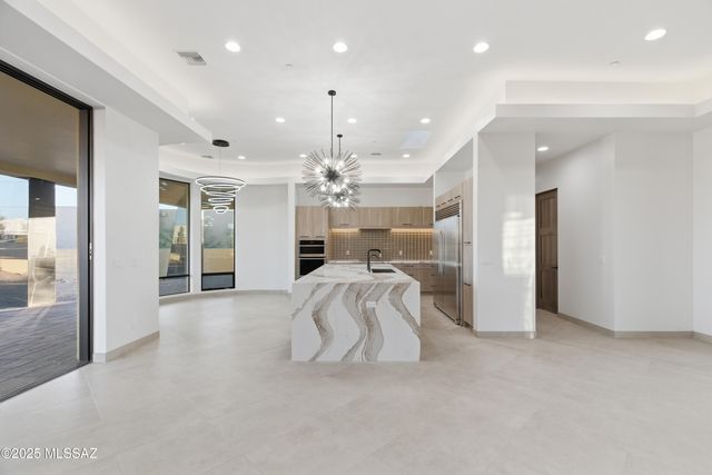 11961 N Mesquite Sunset Place, Oro Valley, AZ 85742