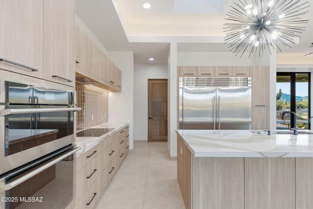 11961 N Mesquite Sunset Place, Oro Valley, AZ 85742