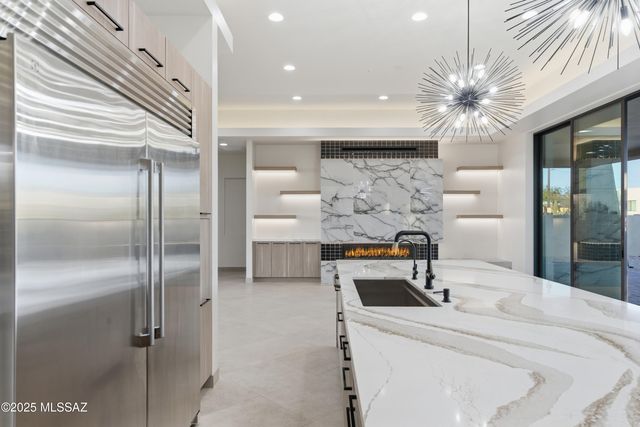 11961 N Mesquite Sunset Place, Oro Valley, AZ 85742