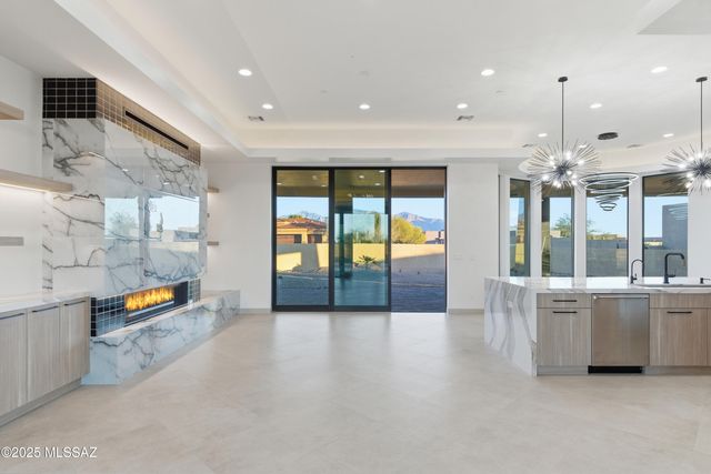 11961 N Mesquite Sunset Place, Oro Valley, AZ 85742