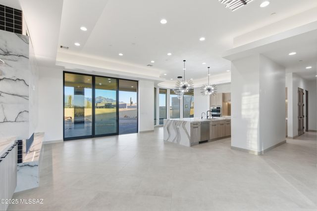 11961 N Mesquite Sunset Place, Oro Valley, AZ 85742