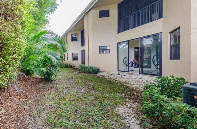 6666 MONTEGO BAY Boulevard E, Boca Raton, FL 33433