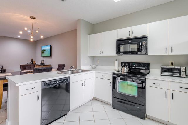 6666 MONTEGO BAY Boulevard E, Boca Raton, FL 33433