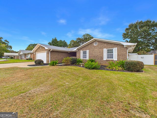 204 Scarborough Road, Centerville, GA 31028