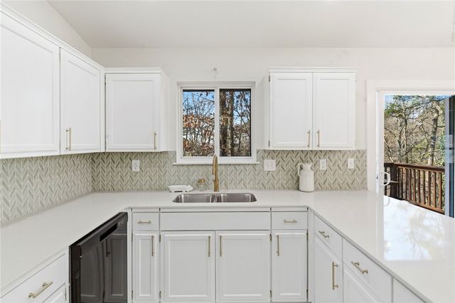 8 Platz Lane, Bella Vista, AR 72714