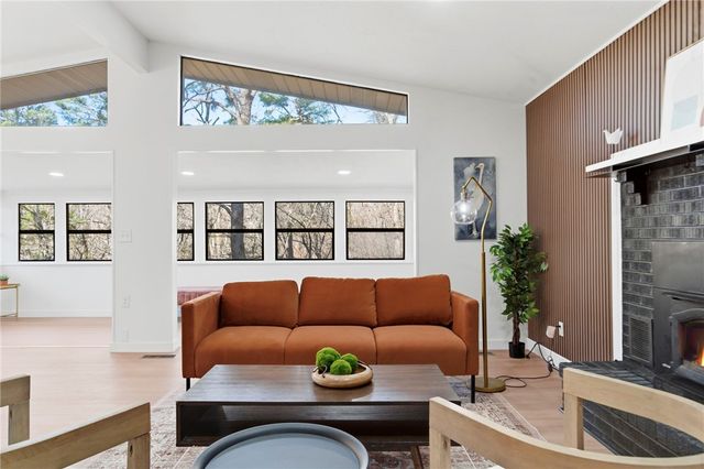 8 Platz Lane, Bella Vista, AR 72714