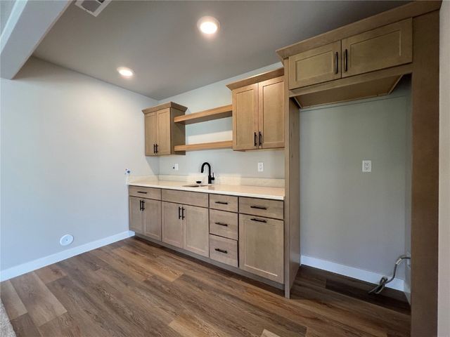 1311 E Gable Way, Tiffin, IA 52317