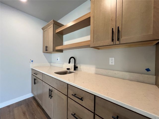 1311 E Gable Way, Tiffin, IA 52317