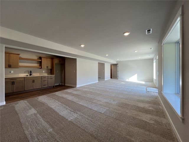 1311 E Gable Way, Tiffin, IA 52317