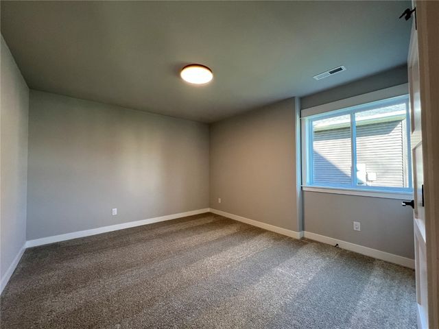 1311 E Gable Way, Tiffin, IA 52317