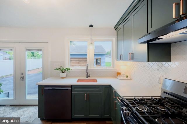 2350 PLEASANT VIEW DR, York, PA 17406