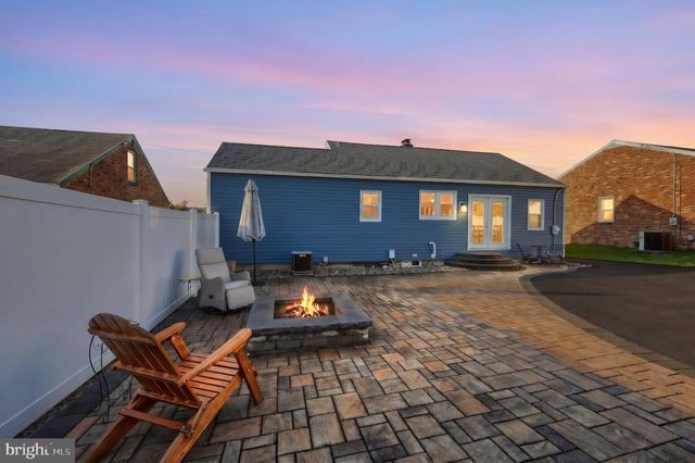 2350 PLEASANT VIEW DR, York, PA 17406