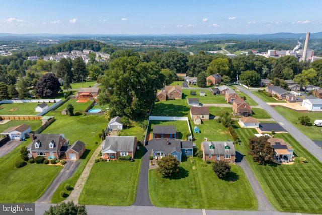 2350 PLEASANT VIEW DR, York, PA 17406