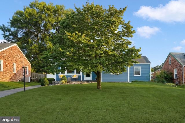 2350 PLEASANT VIEW DR, York, PA 17406