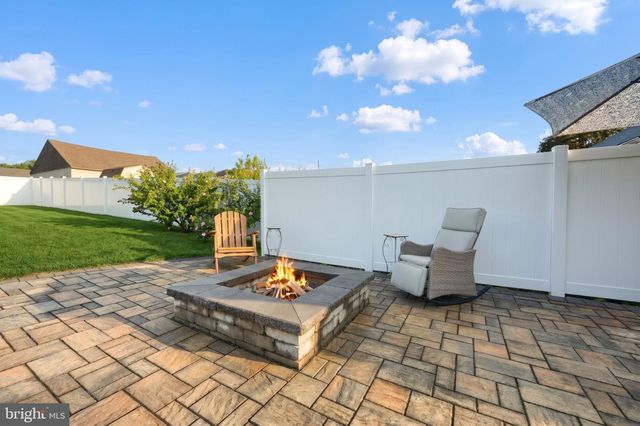 2350 PLEASANT VIEW DR, York, PA 17406