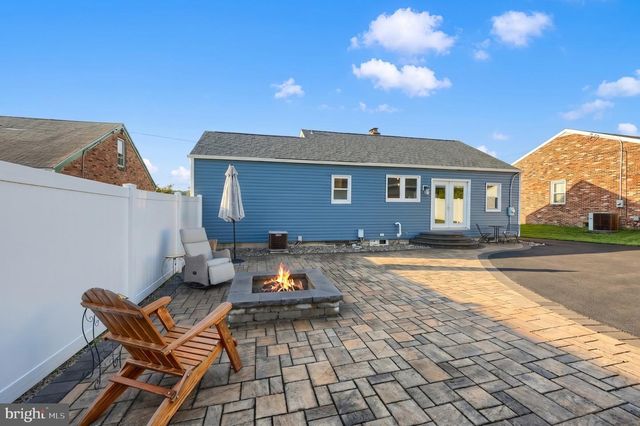 2350 PLEASANT VIEW DR, York, PA 17406
