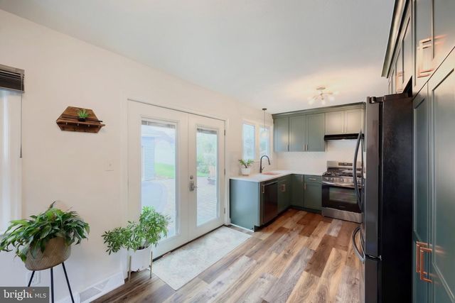 2350 PLEASANT VIEW DR, York, PA 17406