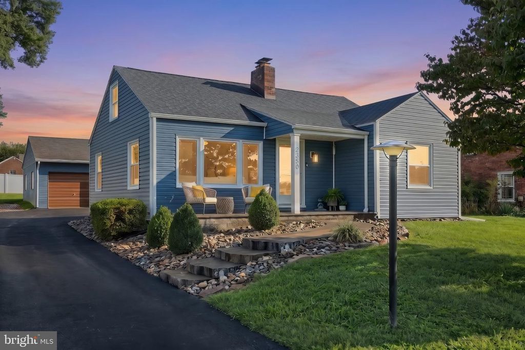 2350 PLEASANT VIEW DR, York, PA 17406