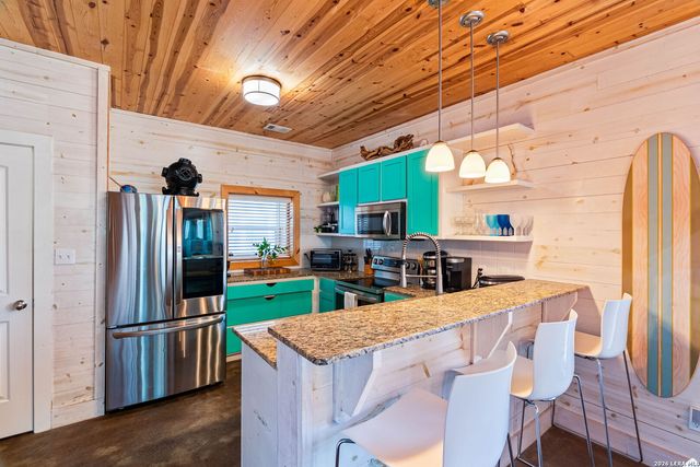 2120 11th St # 404, Port Aransas, TX 78373