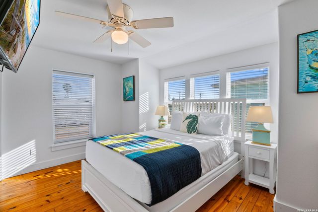 2120 11th St # 404, Port Aransas, TX 78373