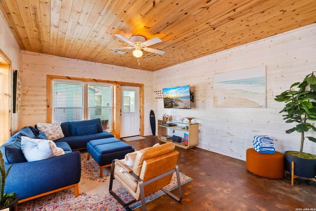 2120 11th St # 404, Port Aransas, TX 78373