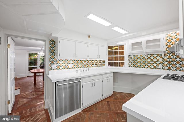 1423 34TH ST NW, Washington, DC 20007