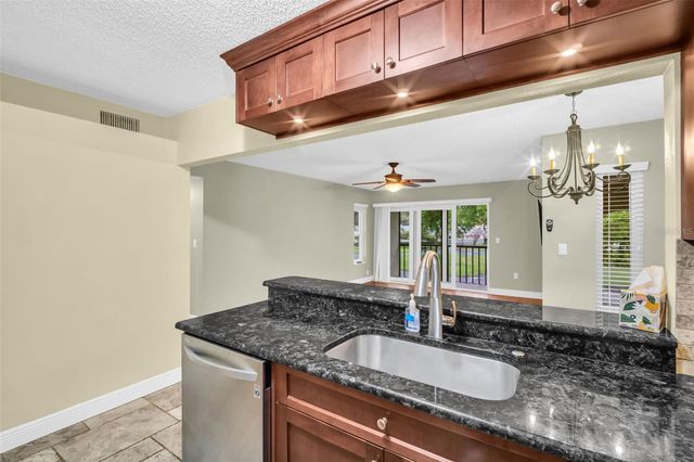 1400 PINE GLEN LANE D2, Tarpon Springs, FL 34688