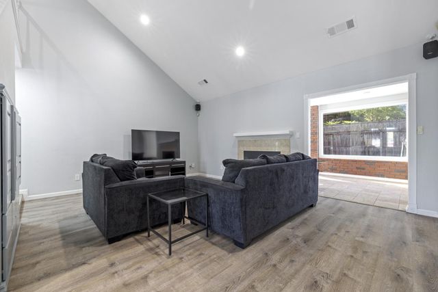 2604 Snyder Avenue, Modesto, CA 95356