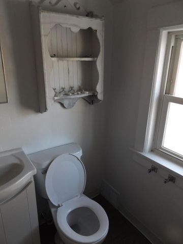 1122 4th Avenue N, Fargo, ND 58102