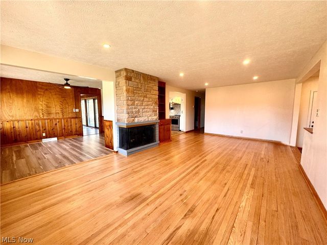 11685 Mills Road, Garrettsville, OH 44231