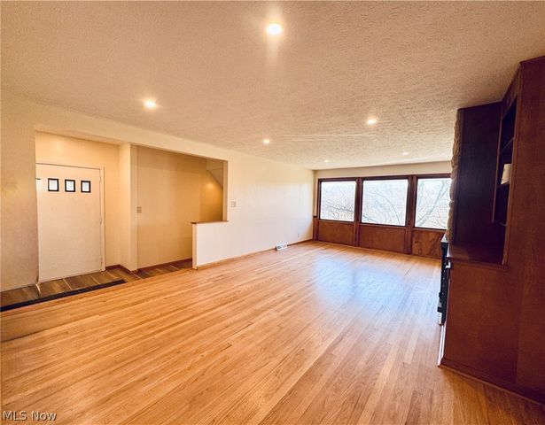 11685 Mills Road, Garrettsville, OH 44231