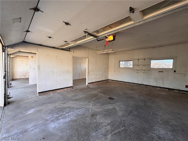 11685 Mills Road, Garrettsville, OH 44231