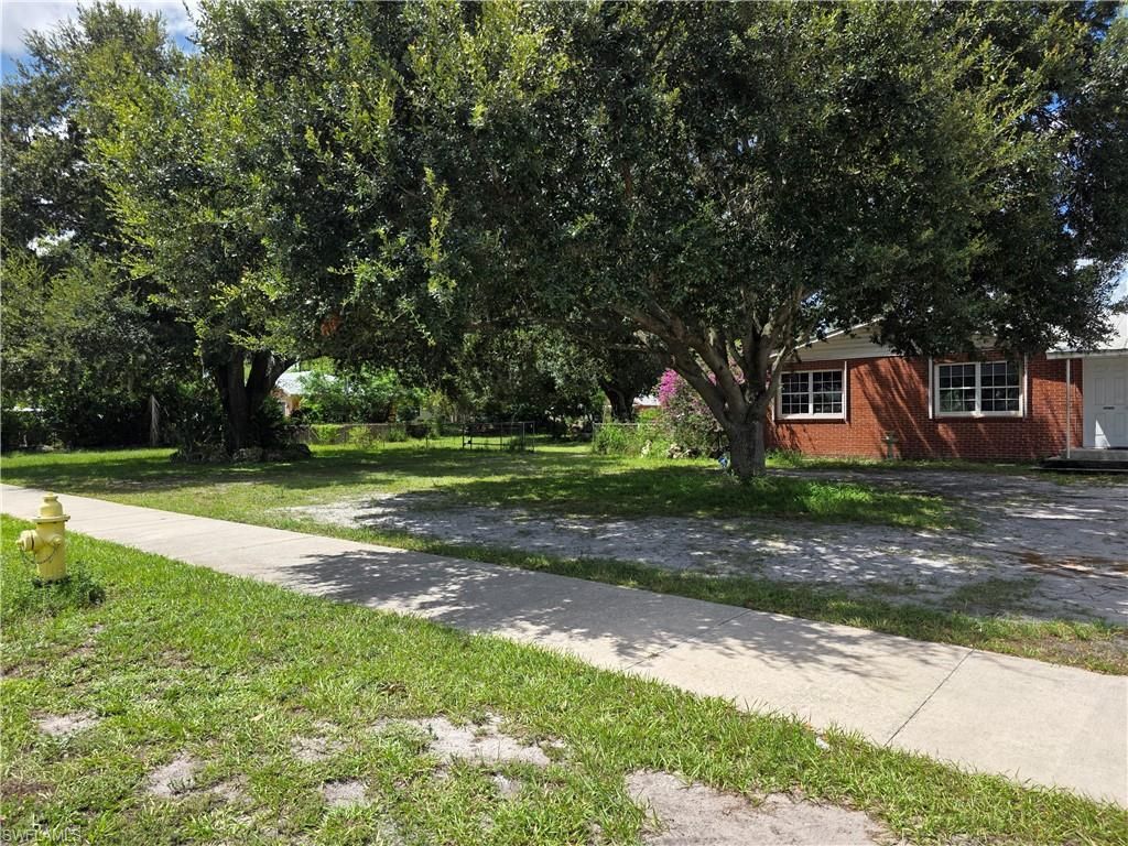 615 New Market RD W, IMMOKALEE, FL 34142 — photo 2