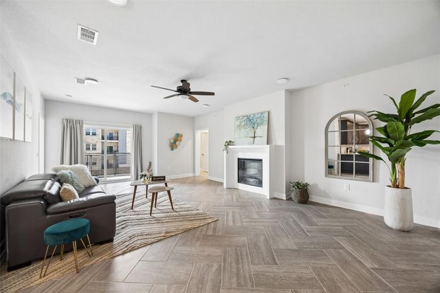 6804 Westview Drive 2307, Houston, TX 77055