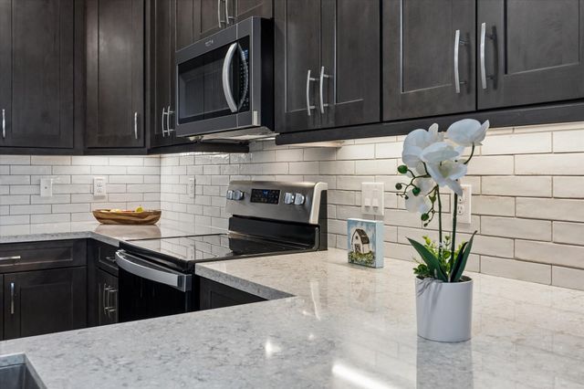 6804 Westview Drive 2307, Houston, TX 77055