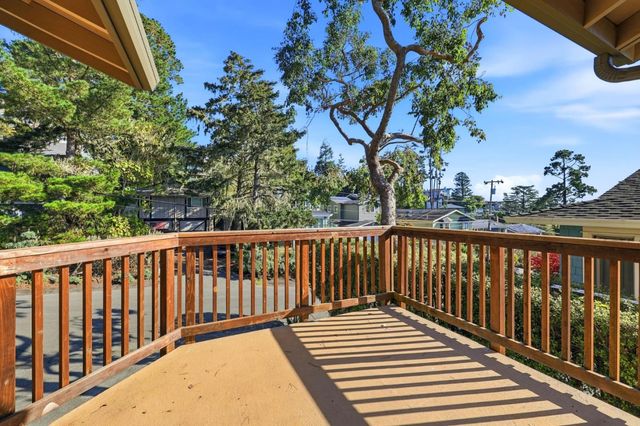 455 Avenue Portola, El Granada, CA 94019