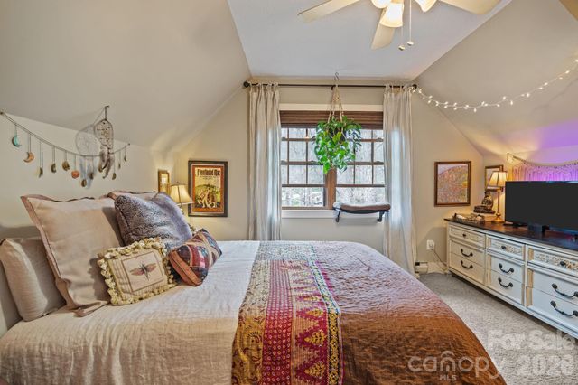 373 Lytle Cove Road, Swannanoa, NC 28778