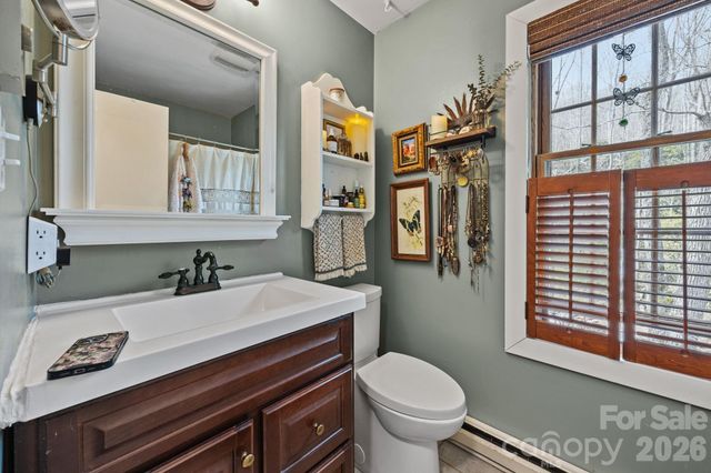 373 Lytle Cove Road, Swannanoa, NC 28778