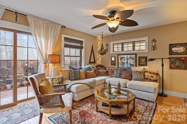 373 Lytle Cove Road, Swannanoa, NC 28778