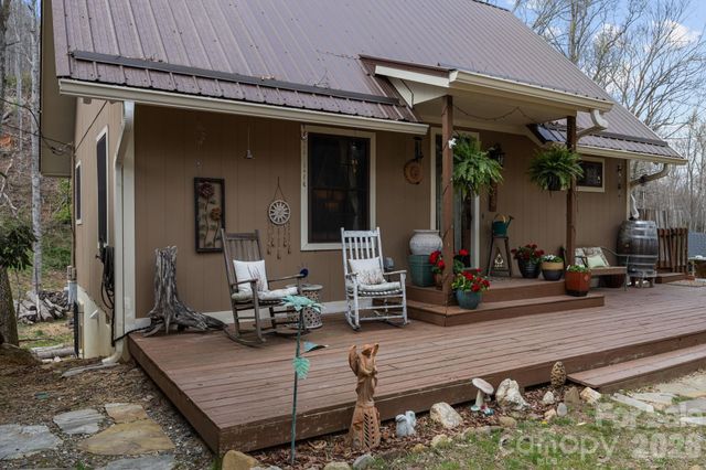 373 Lytle Cove Road, Swannanoa, NC 28778