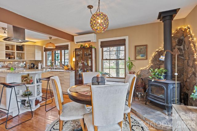 373 Lytle Cove Road, Swannanoa, NC 28778